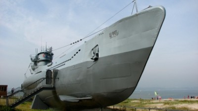 Bild 2 U-Boot am Strand